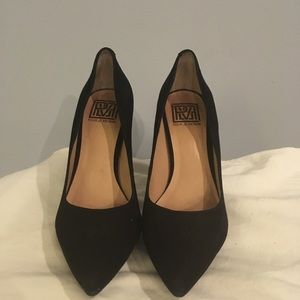 Pour la Victoire Black Pumps